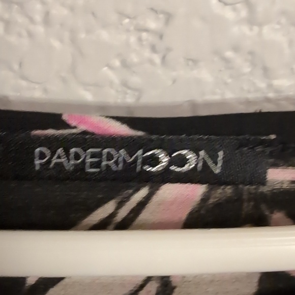 Papermoon Black Pink & White Floral Keyhole Short-Sleeve Top - Picture 2 of 4